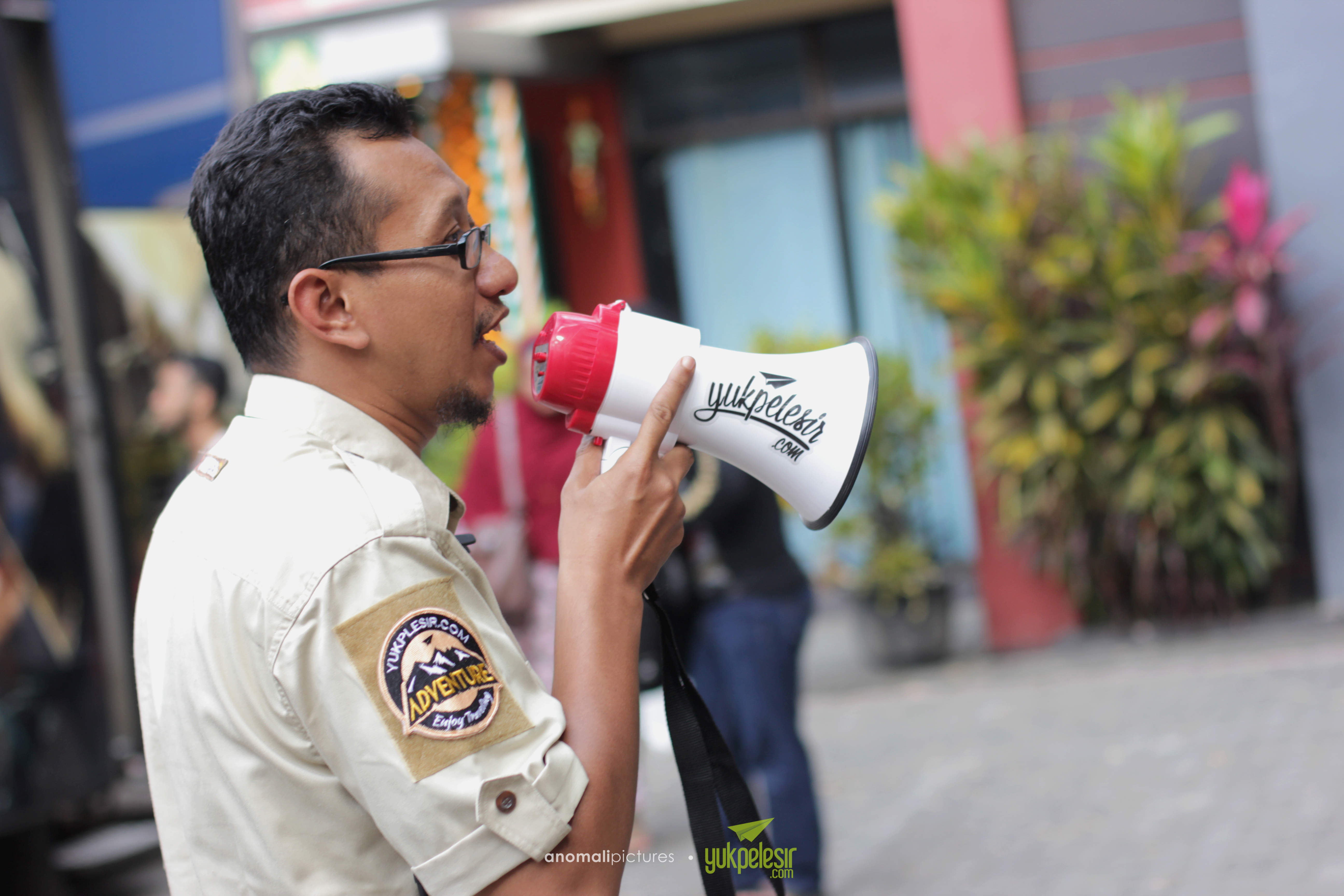 Seragam Tour Leader